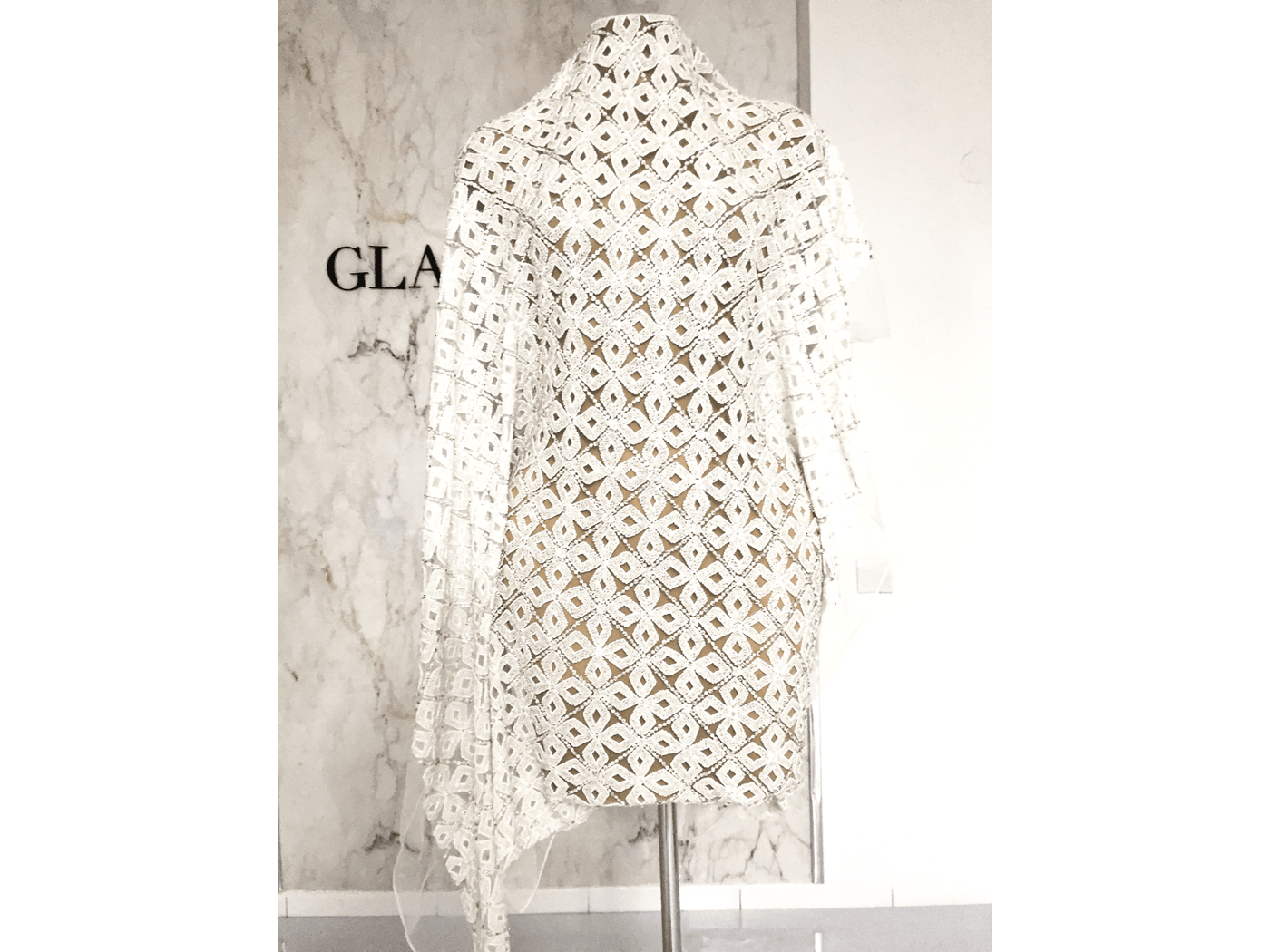  Vestido de novia blanco estampado flores | Glam House Fabrics