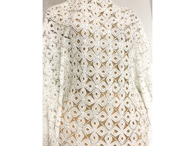  Vestido de novia con estampado de flores y cuentas blancas | Glam House Fabrics
