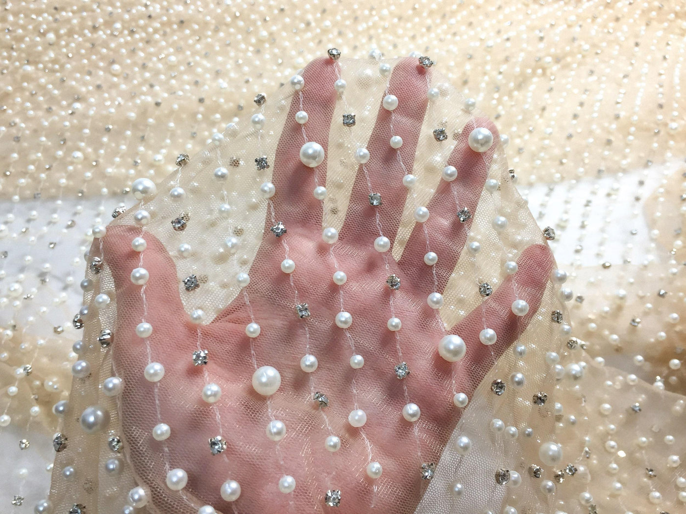 Crowded Perlas y piedras de plata Encaje nude con cuentas hecho a mano