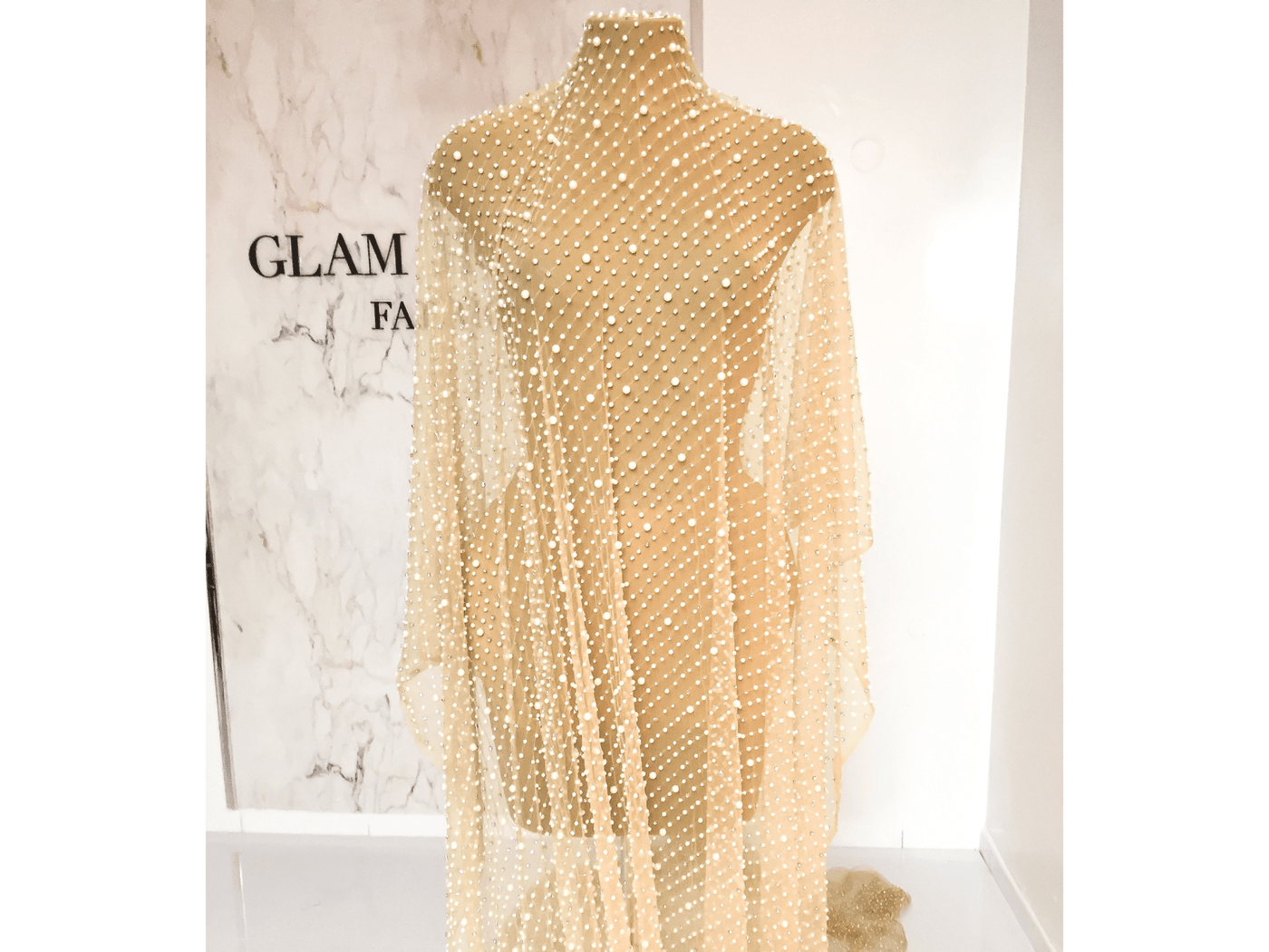 vestido de encaje hecho a mano con perlas y piedras de cristal | Glam House Fabrics